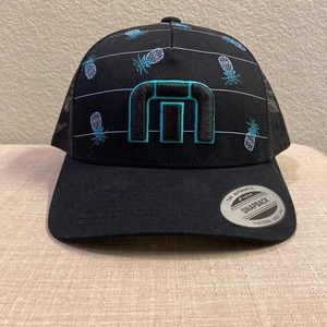 OS Travis Mathew Black Snap Back.